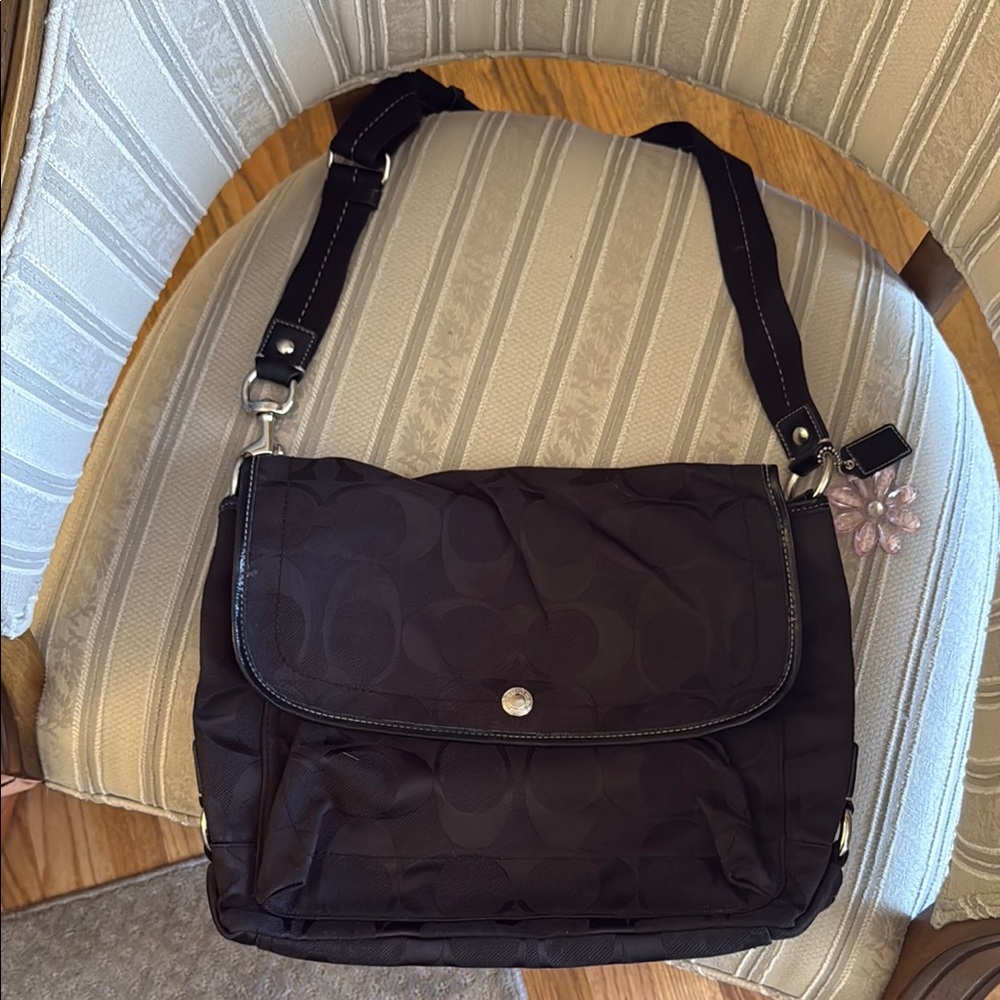 Coach Elegant Black Shoulder/Messenger Bag